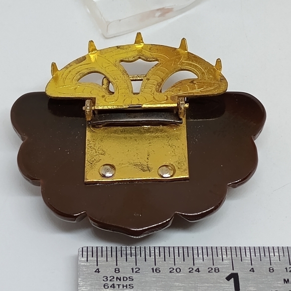 * vintage antique chocolate Bakelite brass leaves sash belt buckle clips - Picture 3 of 7